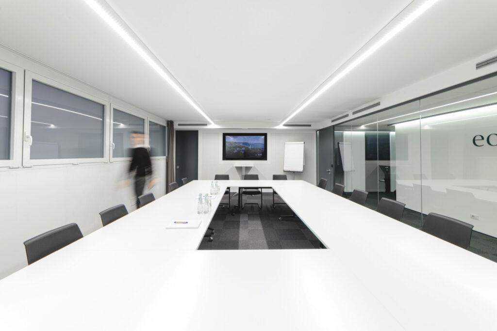 _DSC3371-2 Über uns | svg+xml;charset=utf