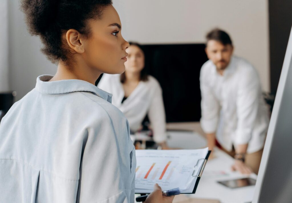 Dalla vendita di prodotto alla vendita di soluzione: evolvere l’approccio commerciale | pexels mikhail nilov 6592735