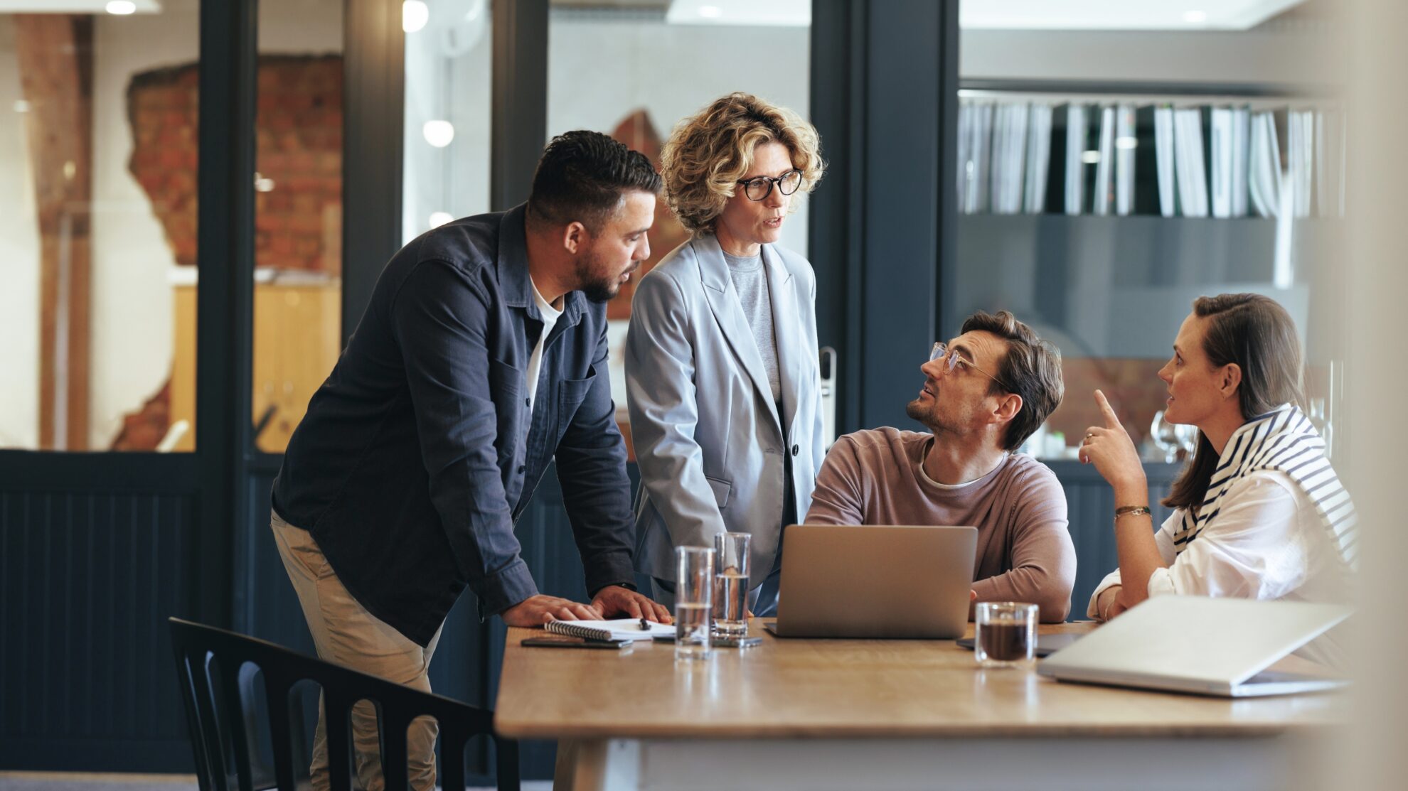 EOC 2 EOC | svg+xml;charset=utf